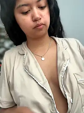 Peach Girll online show from April 2026 03:03:01 PM