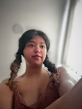Peach Girll online show from May 2026 02:13:02 PM