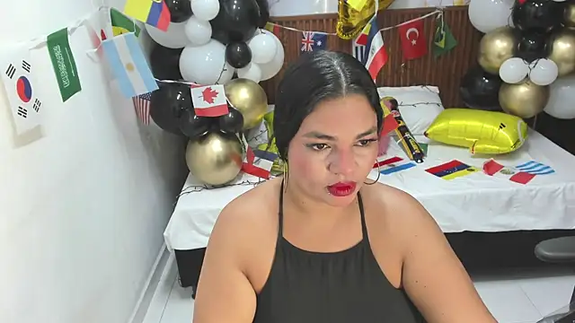 Cloe 35 online show from June 2026 07:57:02 PM