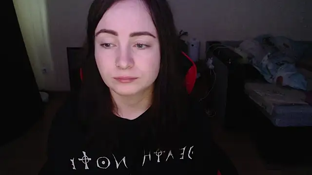 Laralianna online show from December 2025 10:43:01 AM