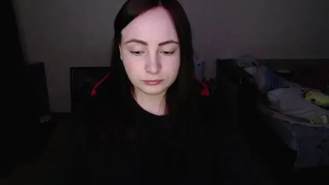 Laralianna online show from April 2026 06:01:02 PM