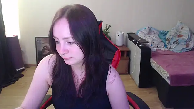 Laralianna online show from May 2026 12:57:02 PM