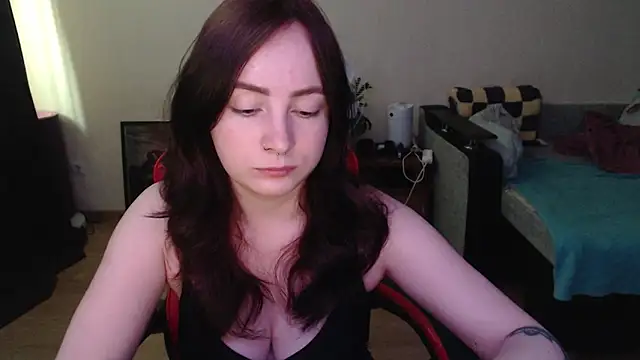 Laralianna online show from May 2026 10:20:01 AM