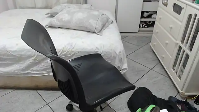 MysterBearMG online show from October 2025 11:41:02 PM