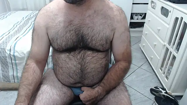 Snapshot of MysterBearMG chatting on April 2026 11:29:02 PM MysterBearMG online show from April 2026 11:29:02 PM