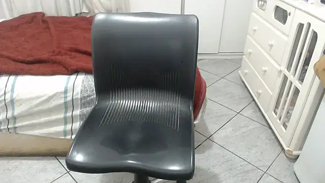 Snapshot of MysterBearMG chatting on May 2026 01:13:01 AM MysterBearMG online show from May 2026 01:13:01 AM