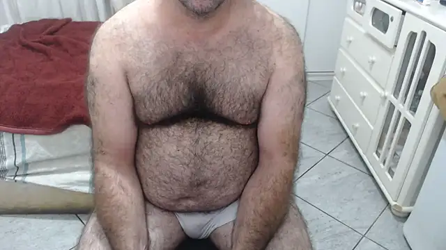 Snapshot of MysterBearMG chatting on May 2026 01:14:02 AM MysterBearMG online show from May 2026 01:14:02 AM