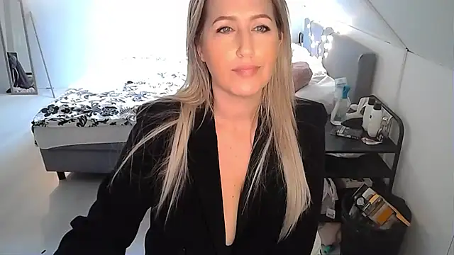 TessToy online show from January 2025 05:24:02 PM