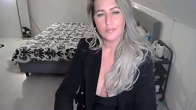 TessToy online show from February 2025 06:39:01 PM