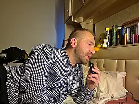 Snapshot of theSmallest-dick chatting on October 2025 06:46:02 AM theSmallest-dick online show from October 2025 06:46:02 AM