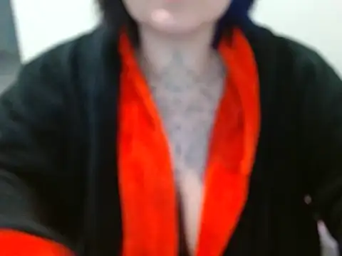 vaholiver online show from May 2026 09:44:02 PM