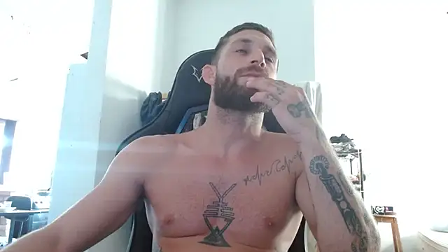 Snapshot of surfdog_95 chatting on February 2025 08:11:01 PM surfdog 95 online show from February 2025 08:11:01 PM