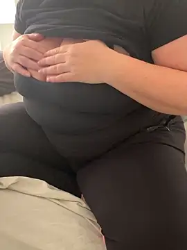 Snapshot of sweeti_Em chatting on April 2026 03:09:02 PM sweeti Em online show from April 2026 03:09:02 PM