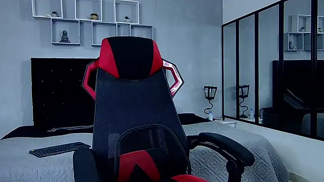 tyler hank01 online show from March 2025 08:43:01 PM