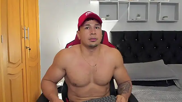 tyler hank01 online show from May 2026 01:34:01 AM