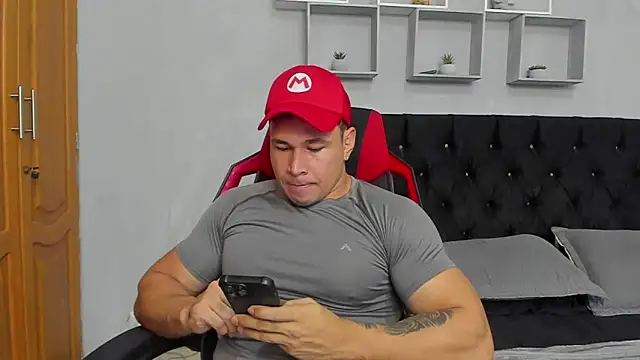 tyler hank01 online show from June 2026 10:19:02 PM