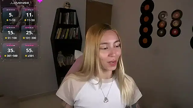 Saucy Jenn online show from October 2025 09:36:01 PM