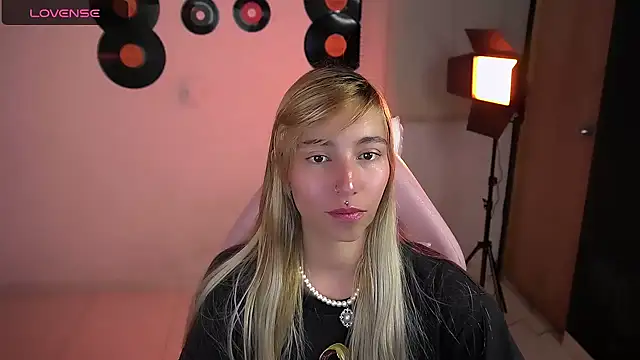 Saucy Jenn online show from March 2026 10:24:01 PM