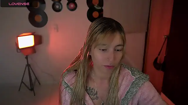 Saucy Jenn online show from April 2026 03:40:02 AM