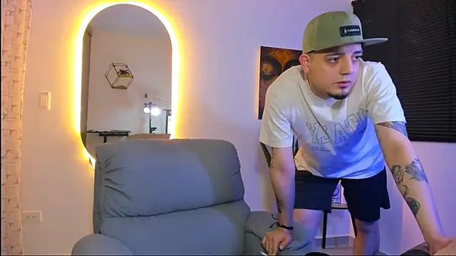 alejandro calderon1 online show from February 2026 03:44:02 AM