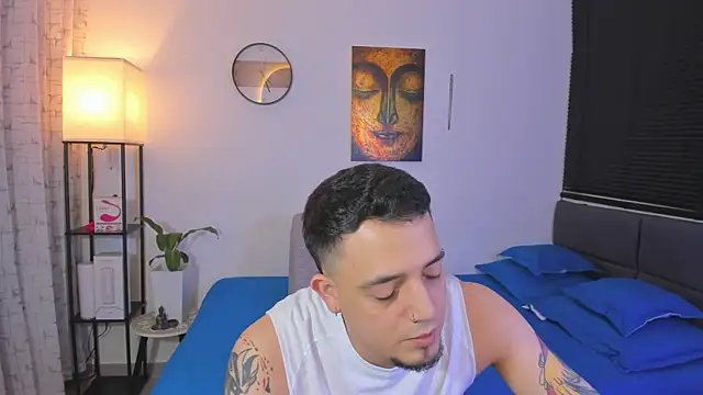 Snapshot of alejandro_calderon1 chatting on May 2026 01:35:02 AM alejandro calderon1 online show from May 2026 01:35:02 AM
