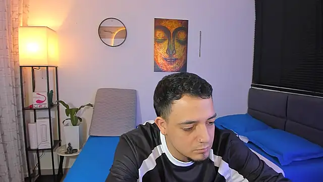 Snapshot of alejandro_calderon1 chatting on June 2026 04:14:02 AM alejandro calderon1 online show from June 2026 04:14:02 AM