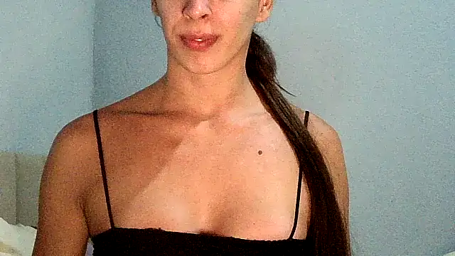 Snapshot of AlexiaDuucan chatting on March 2026 02:07:02 AM AlexiaDuucan online show from March 2026 02:07:02 AM