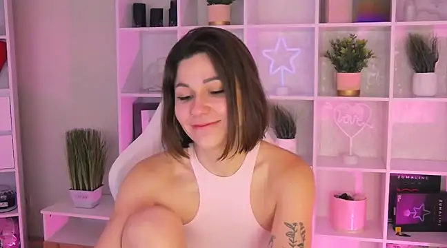 Snapshot of Edenne chatting on January 2025 02:56:02 PM Edenne online show from January 2025 02:56:02 PM