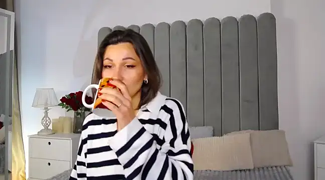 Snapshot of Edenne chatting on March 2025 09:06:01 AM Edenne online show from March 2025 09:06:01 AM