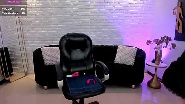 Snapshot of JennaOlsonX chatting on February 2025 02:46:01 PM JennaOlsonX online show from February 2025 02:46:01 PM