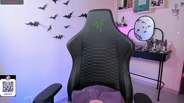 damnliciousss online show from January 2026 12:01:02 AM