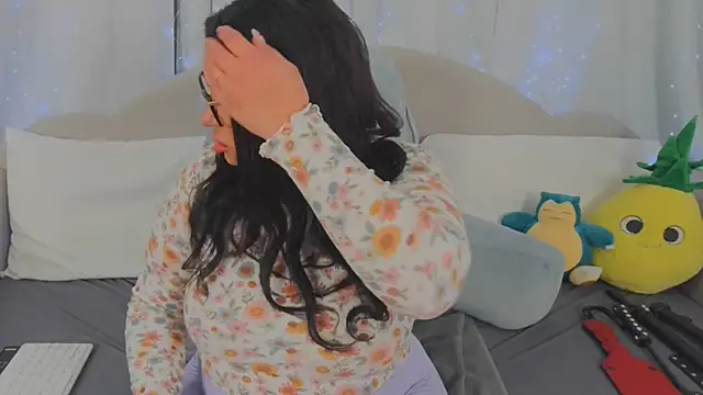 MeghanXO online show from March 2026 01:36:02 PM