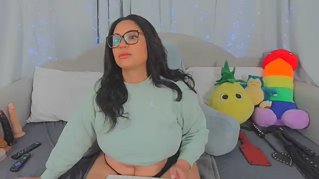 MeghanXO online show from March 2026 01:28:01 PM