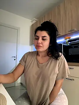 Snapshot of Scarlett-Dream chatting on October 2025 06:02:02 AM Scarlett-Dream online show from October 2025 06:02:02 AM