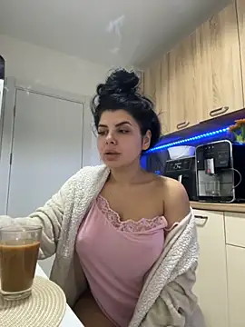 Snapshot of Scarlett-Dream chatting on October 2025 07:01:01 AM Scarlett-Dream online show from October 2025 07:01:01 AM