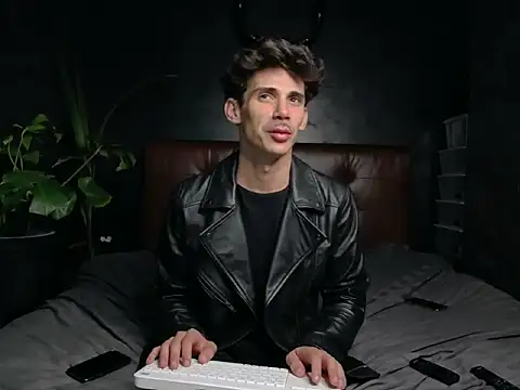 DanielCrush1 online show from September 2025 09:41:02 PM