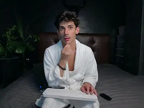 DanielCrush1 online show from September 2025 01:49:02 PM