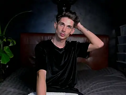 DanielCrush1 online show from October 2025 06:38:02 PM