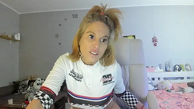 Snapshot of Orchideaxx chatting on March 2025 01:01:02 AM Orchideaxx online show from March 2025 01:01:02 AM