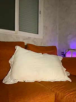 KarlaLuar  online show from November 2025 10:14:02 PM