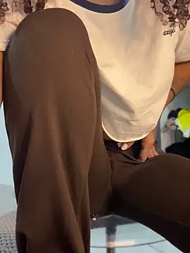 Snapshot of stormyy_ chatting on October 2025 12:19:02 AM stormyy online show from October 2025 12:19:02 AM