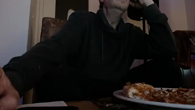 Snapshot of Cordt27 chatting on December 2025 11:00:01 PM Cordt27 online show from December 2025 11:00:01 PM