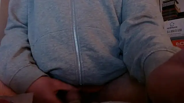 Snapshot of Cordt27 chatting on February 2026 08:27:01 PM Cordt27 online show from February 2026 08:27:01 PM