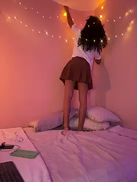 Snapshot of GabriSaenz chatting on December 2024 09:12:02 PM GabriSaenz online show from December 2024 09:12:02 PM