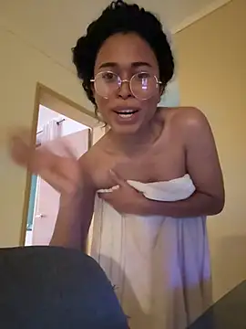 Snapshot of GabriSaenz chatting on December 2024 10:47:02 PM GabriSaenz online show from December 2024 10:47:02 PM