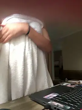 Snapshot of GabriSaenz chatting on December 2024 09:30:01 PM GabriSaenz online show from December 2024 09:30:01 PM