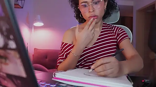 Snapshot of GabriSaenz chatting on February 2025 02:58:01 AM GabriSaenz online show from February 2025 02:58:01 AM