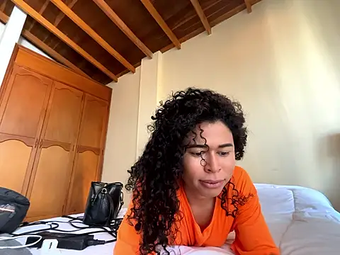 Snapshot of GabriSaenz chatting on January 2026 02:21:02 PM GabriSaenz online show from January 2026 02:21:02 PM