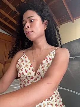 Snapshot of GabriSaenz chatting on February 2026 02:06:01 PM GabriSaenz online show from February 2026 02:06:01 PM