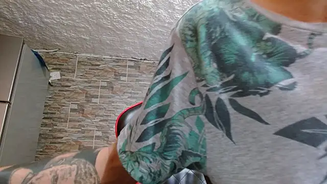 Snapshot of omar_alurba chatting on September 2025 07:27:02 PM omar alurba online show from September 2025 07:27:02 PM